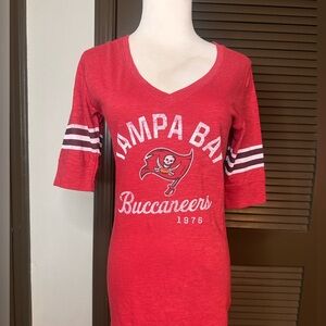 NFL | Tampa Bay Buccaneers V-Neck T-Shirt